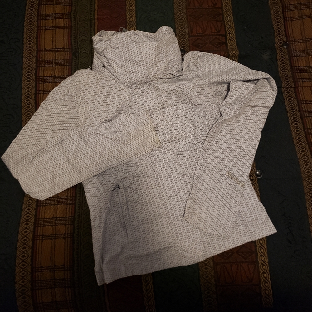 Bench Windbreaker - Picture 6 of 6